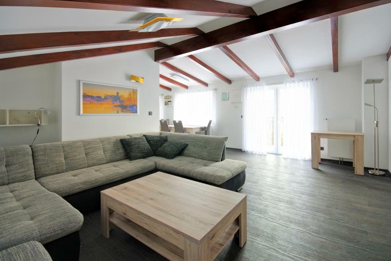 Ferienwohnung Lausitzer Seenland Tom 그로스래셴 외부 사진